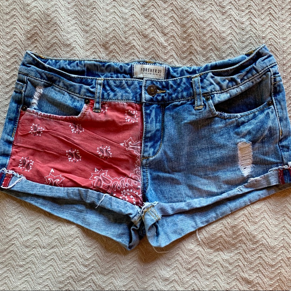 ✨Forever 21 Patchwork Denim Shorts